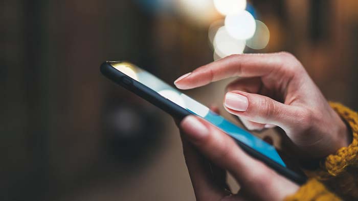 استفاده از تلفن همراه